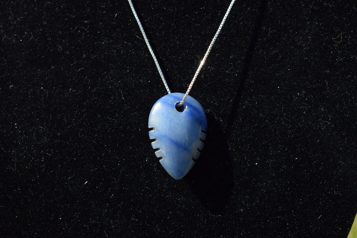 Blauwe kwarts speerpunt hanger