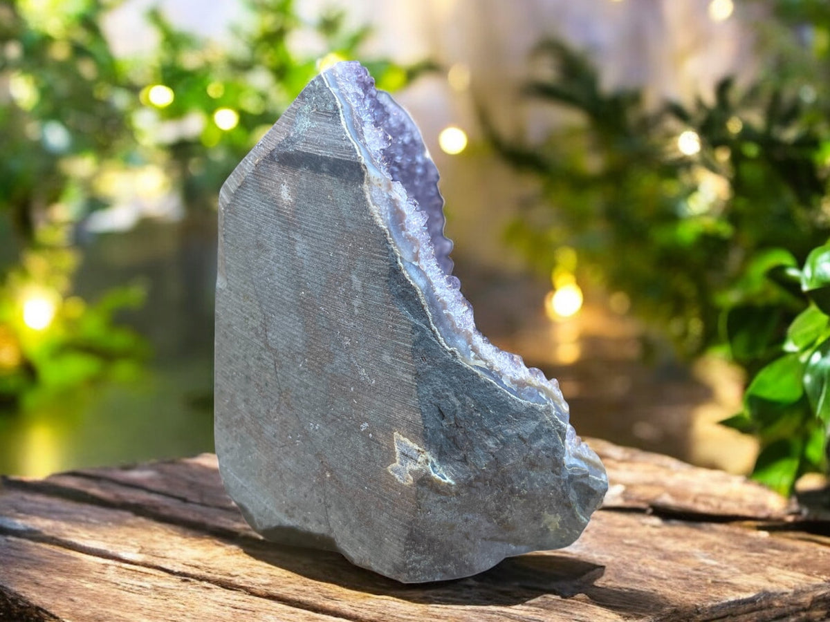 Amethist Cluster op Standvlak – 850 gram